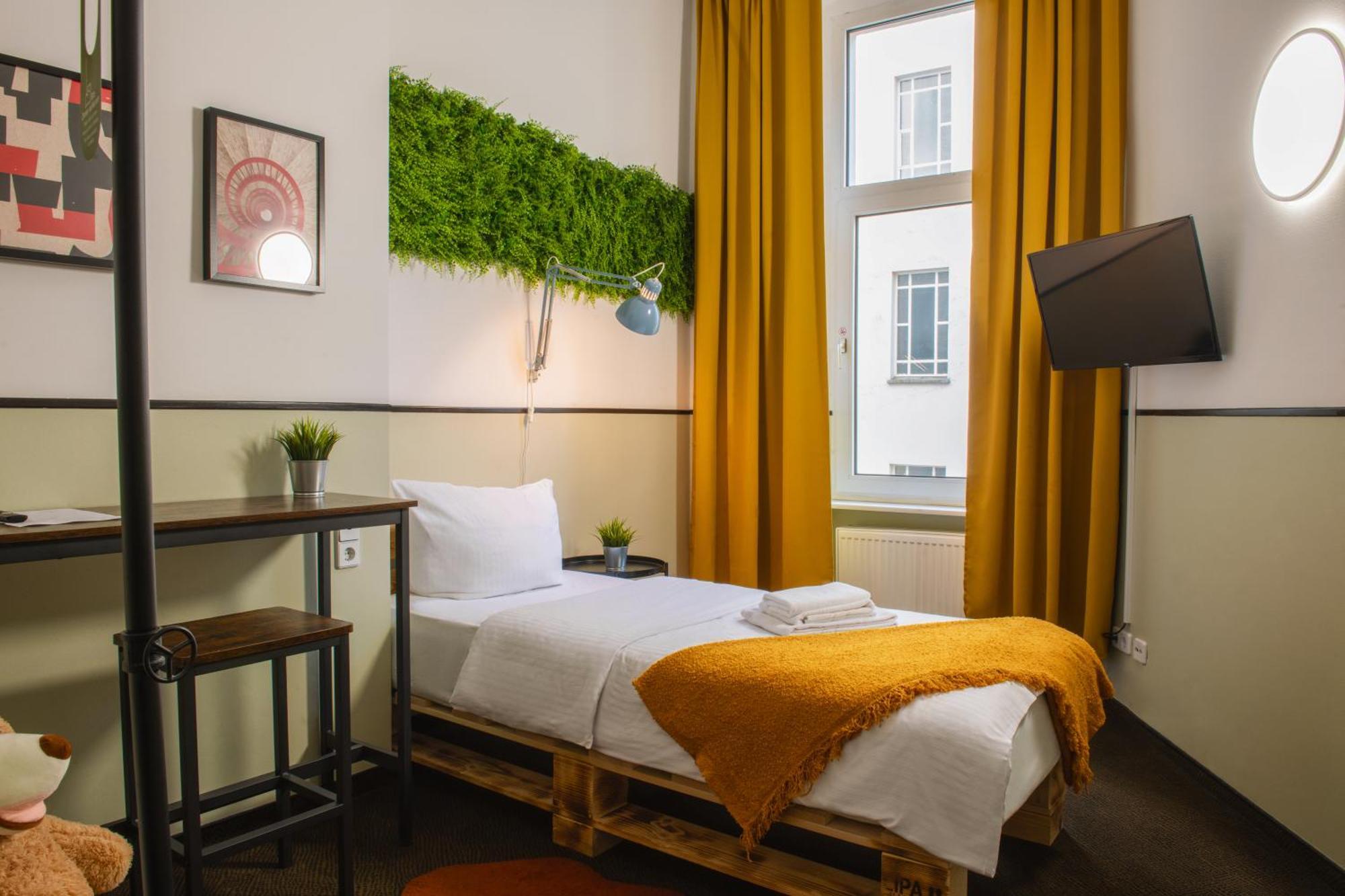 Hotel Alex